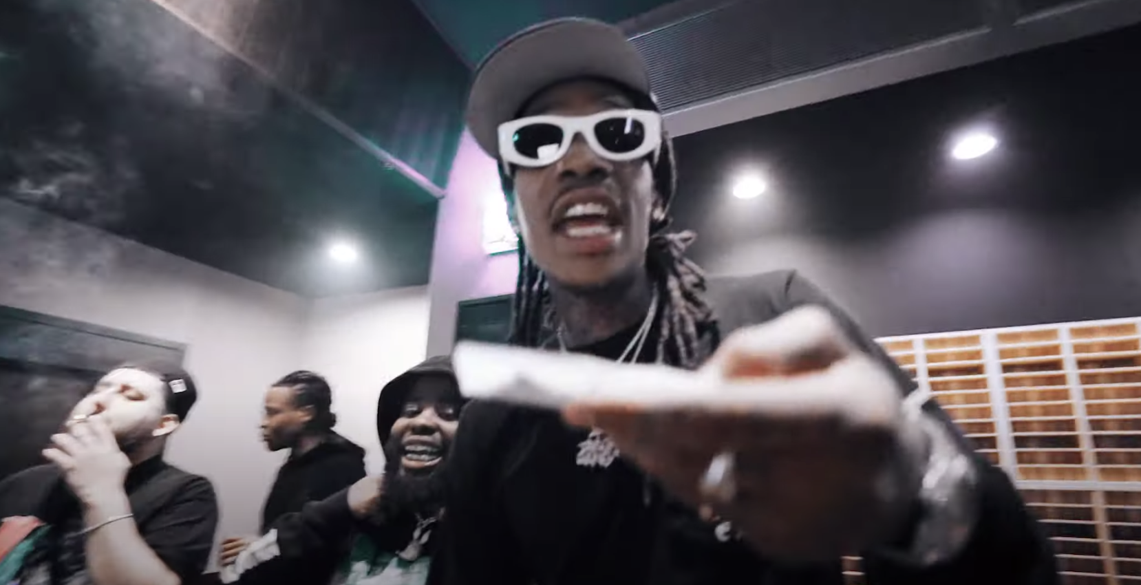 New Video: Wiz Khalifa Ft. 24Hrs, Chevy Woods “Chicken With The Cheese ...